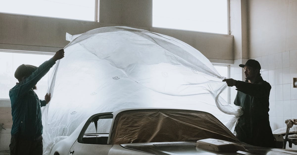 Винтажный игровой автомат Liberty Bell в процессе технической реставрации